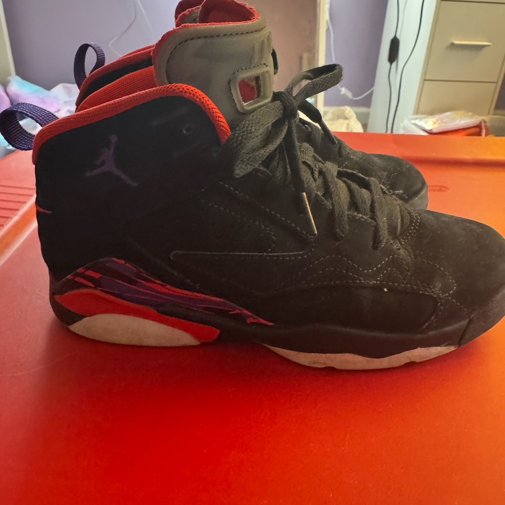Kids Jordan High-Top Jumpman MVP Basketball Shoes in Black with Red